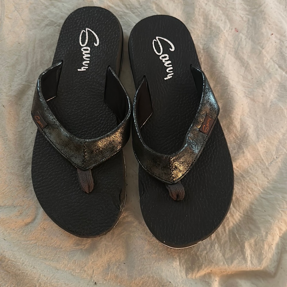 Savvy flip flops size 7 excellent condition smoke free pet free home